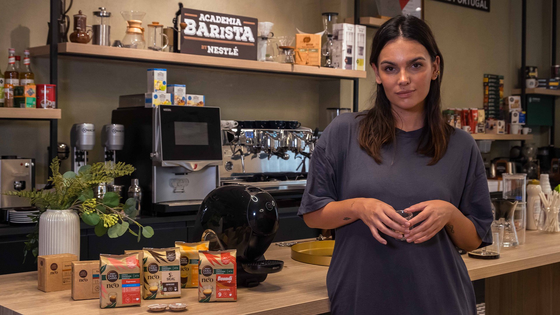 A máquina de café do futuro tem uma app que tira bebidas com um simples toque